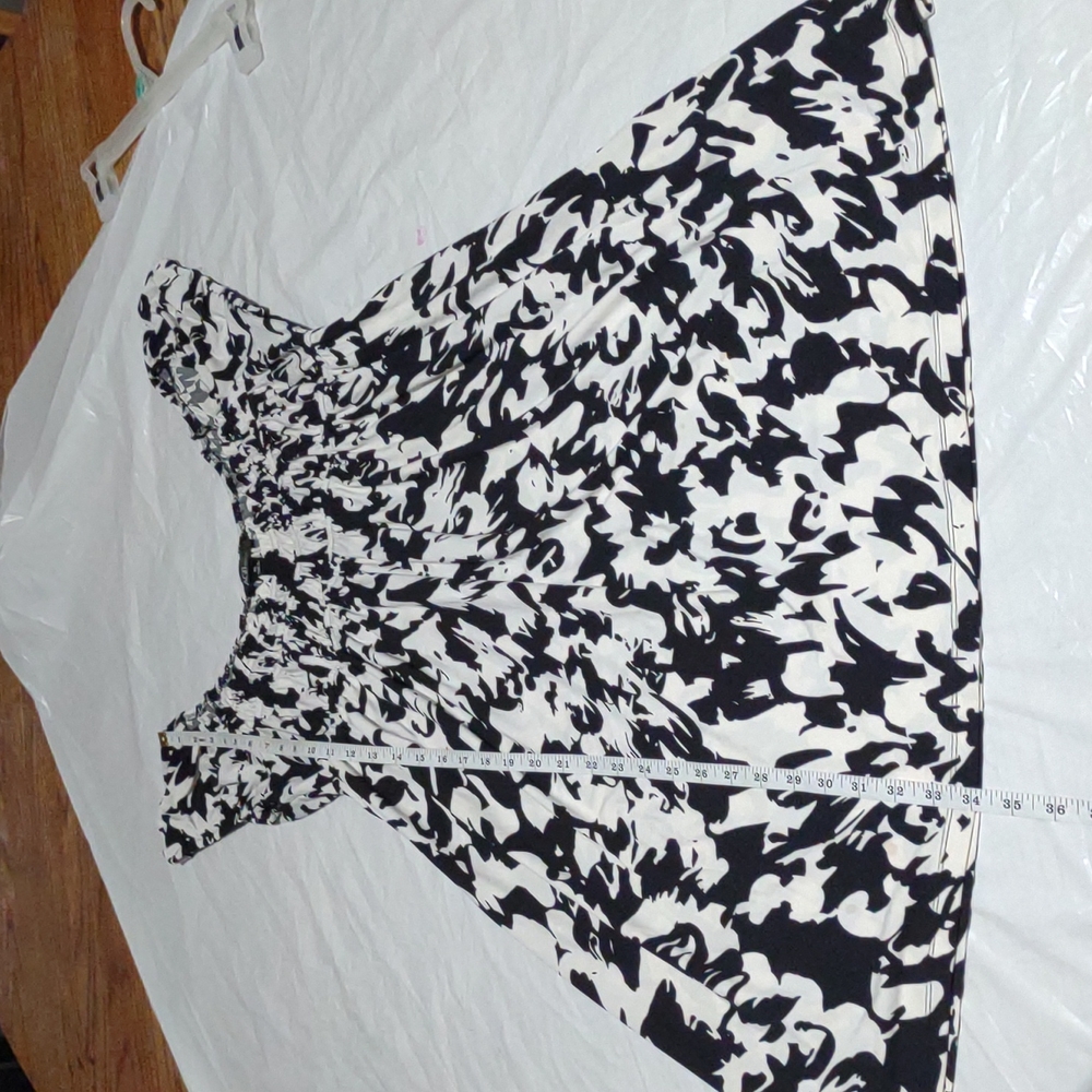 XL Black and White tunic dress